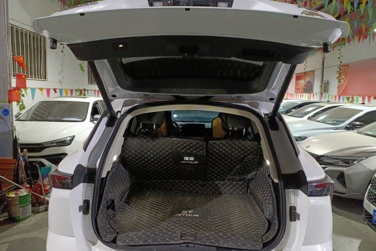 Used JETOUR Dashing 2024 1.5T DCT Starlight Shine Pro Edition
