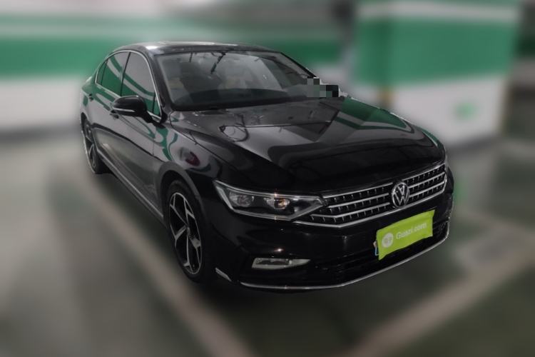Used Volkswagen Magotan 2024 2 Million Units Zhongxiang Version 330TSI DSG Luxury Edition
