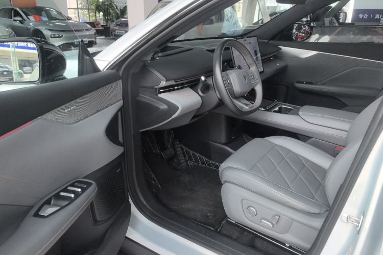 Used  S05 2024 510 Ultra Pure Electric Version
