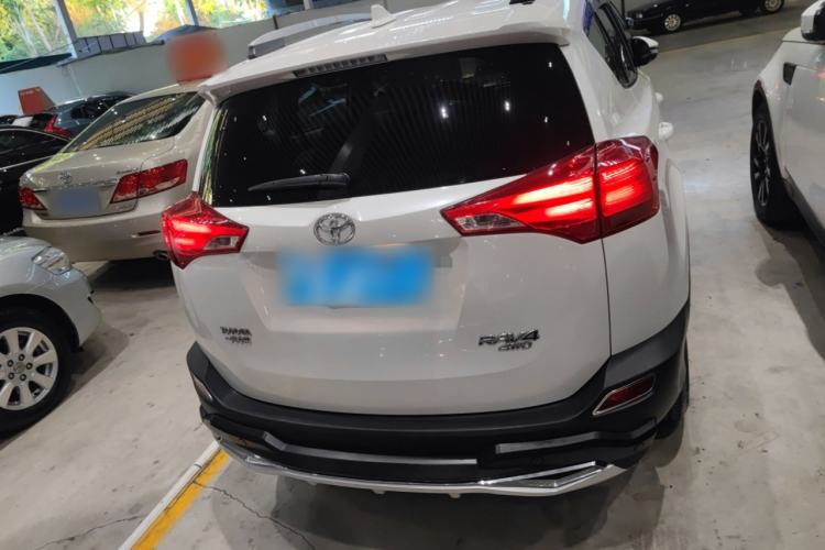 Used Toyota RAV4 2015 2.0L CVT Two-Wheel Drive Fashion Edition