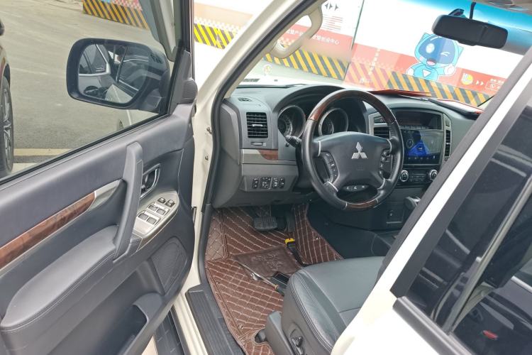 Used Mitsubishi Pajero 2020 3.0L Automatic Standard Edition
