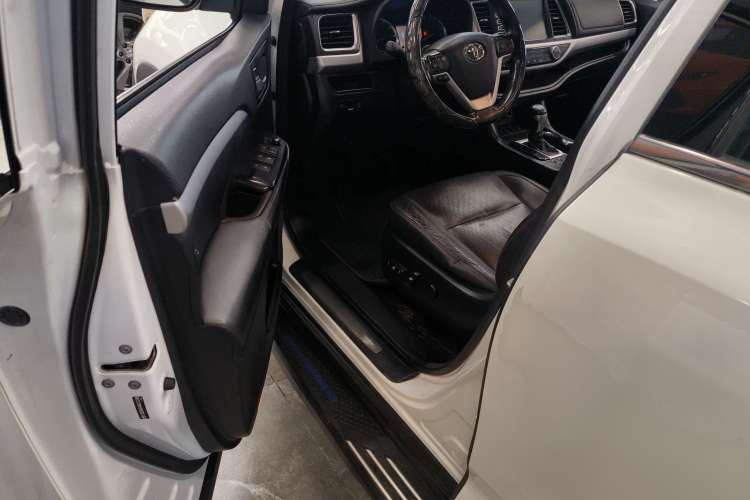 Used Toyota Highlander 2015 2.0T Four-Wheel Drive Luxury Edition 7-Seater
