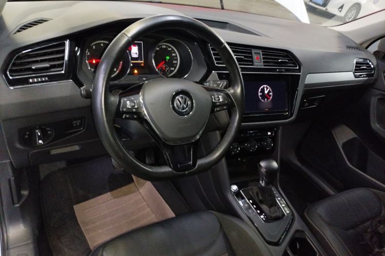 Used Volkswagen Tiguan L 2019 330TSI Automatic Two-Wheel Drive Panoramic Comfort Edition China V Standard

