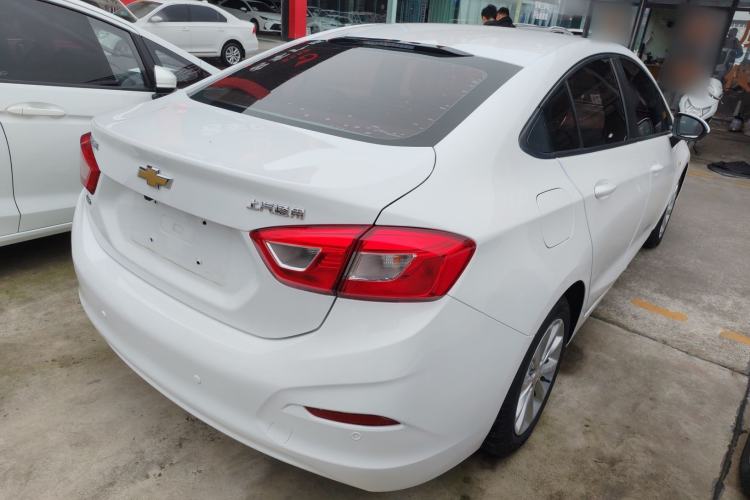 Used Chevrolet Cruze 2018 320 Automatic Pioneer Sunroof Edition
