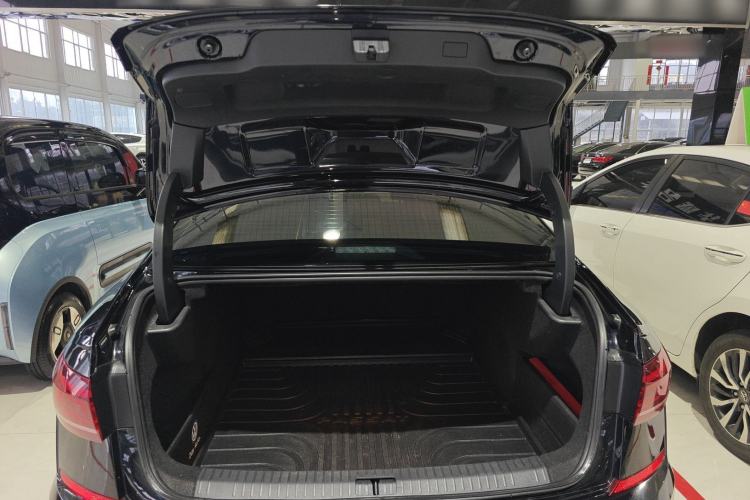 Used Volkswagen Passat 2022 330TSI Starry Luxury Edition – Exclusive Special Edition
