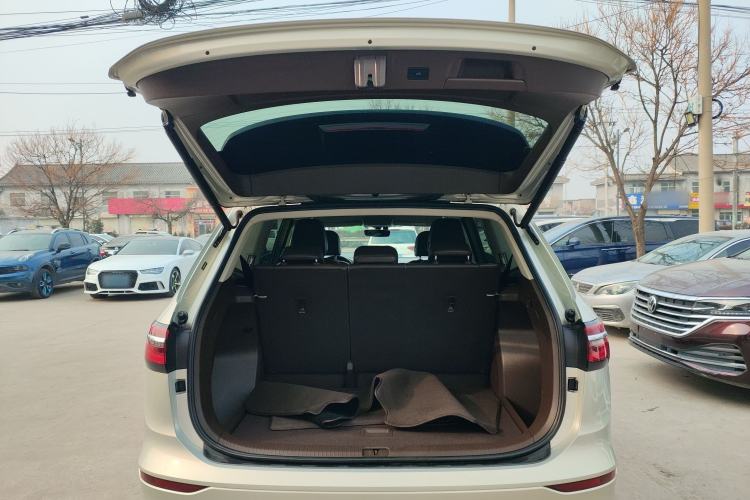 Used Volkswagen Viloran 2020 330TSI Luxury Edition
