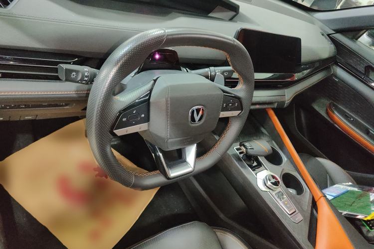 Used Changan UNI-V 2022 1.5T Prestige Version