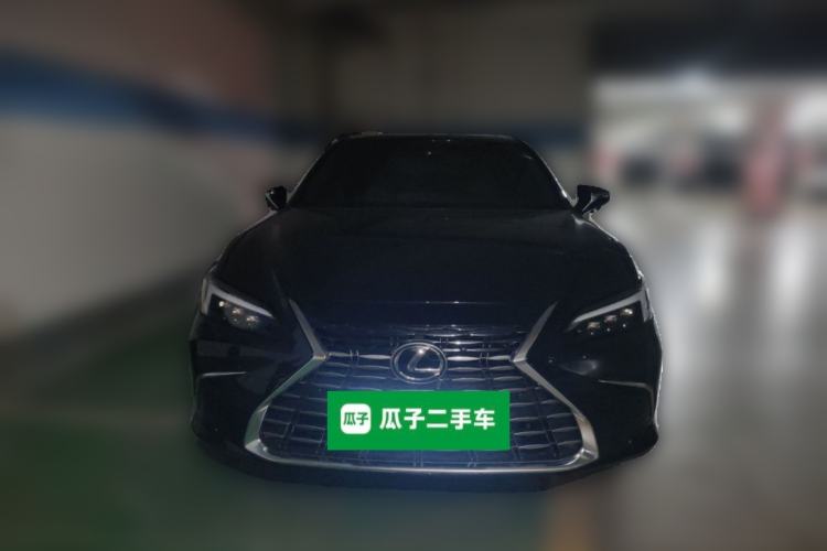 Used Lexus ES 2025 300h Deluxe Edition
