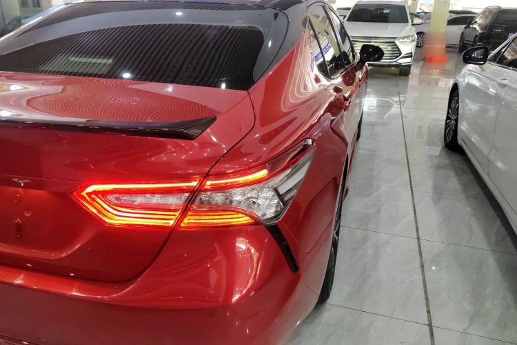 Used Toyota Camry 2019 2.0S FENGSHANG Version China VI Standard
