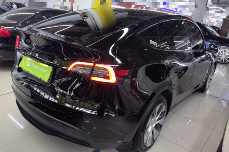 Used Tesla Model Y 2021 Long-Range All-Wheel-Drive Version
