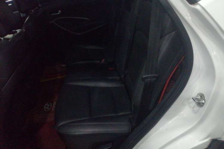 Used Hyundai Santa Fe 2013 2.4L Automatic Two-Wheel Drive Smart Version
