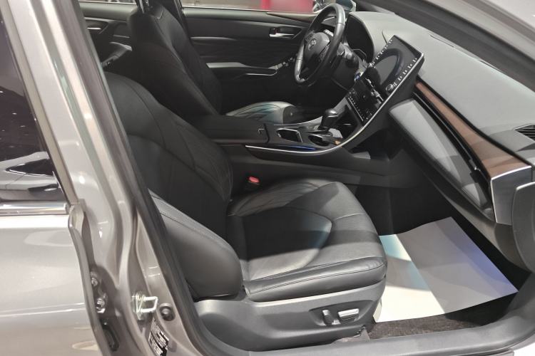 Used Toyota Avalon 2019 2.5L Touring Premium Version China VI Standard
