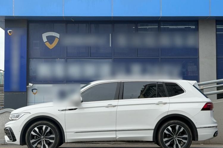 Used Volkswagen Tiguan L 2023 Restyled 330TSI Automatic Two-Wheel Drive R-Line Enhanced Comfort Version