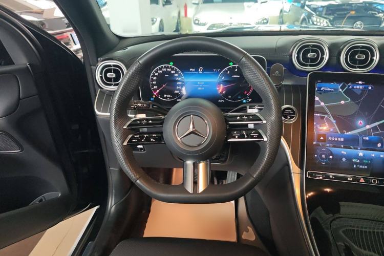 Used Mercedes-Benz GLC 2023 Refreshed GLC 300 L 4MATIC Dynamic Edition 5 Seats
