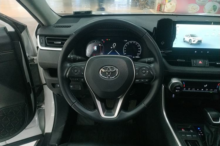 Used Toyota Wildlander 2023 2.0L CVT Two-Wheel Drive Luxury PLUS Edition
