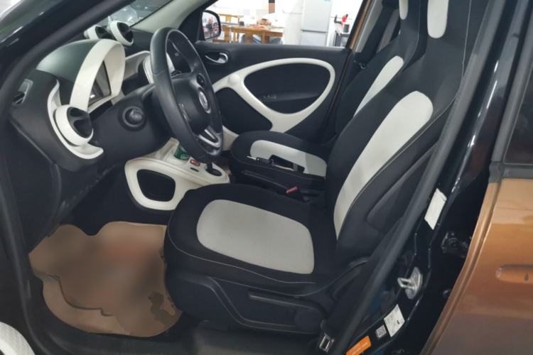 Used  forfour 2016 1.0L 52 kW Passion Edition