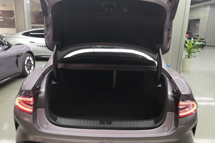 Used  SU7 2024 Rear-Drive Long-Range Intelligent Driving Version
