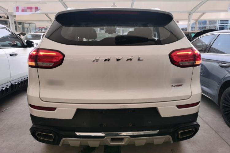 Used Haval H6 2017 Red Label 2.0T Automatic Two-Wheel Drive ZhiShang Model
