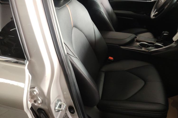 Used Toyota Camry 2021 2.0G Luxury Edition