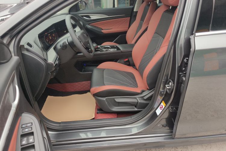 Used Changan Eado 2024 PLUS Blue Whale NE 1.4T GDI DCT High-Energy Edition
