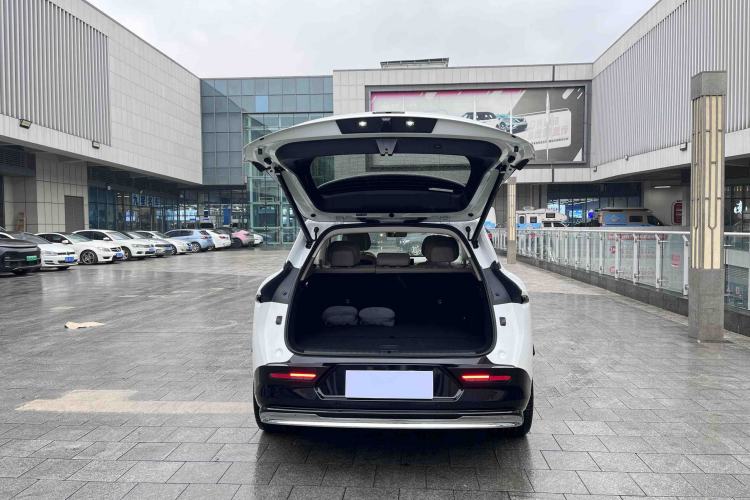 Used Zeekr 7X 2025 100 kWh Long-Range Rear-Wheel Drive with Intelligent Driving Features
