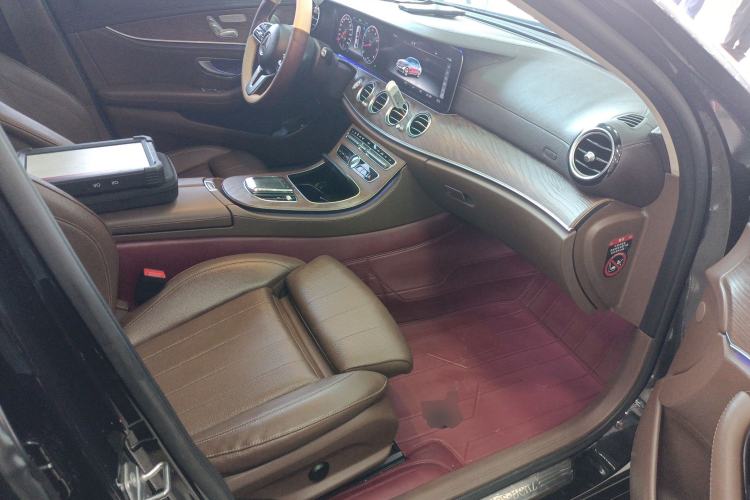 Used Mercedes-Benz E-Class 2019 E 260 L
