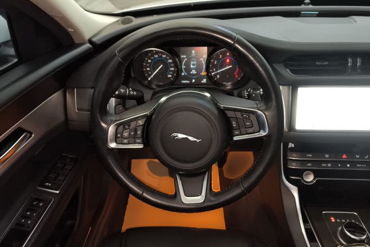 Used Jaguar XFL 2019 XFL 2.0T 200 PS Two-Wheel-Drive Elite Edition
