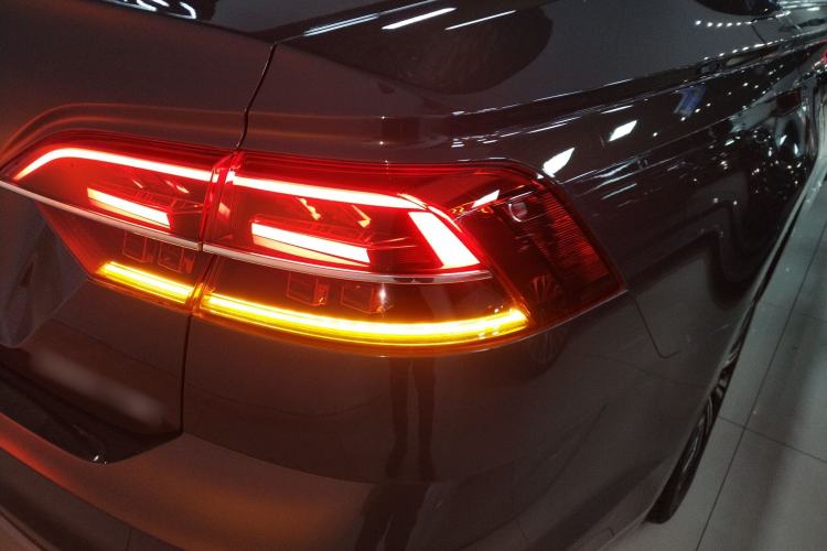 Used Volkswagen Phideon 2019 380TSI Two-Wheel Drive Business Edition China VI Standard
