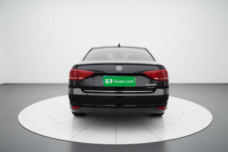 Used Volkswagen Lavida 2015 1.6L Automatic Comfort Edition
