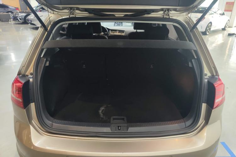 Used Volkswagen Golf 2016 230TSI Automatic Comfort Version
