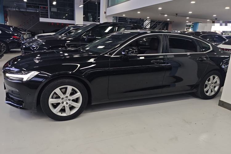 Used Volvo S90 2017 T4 Zhiyi Edition

