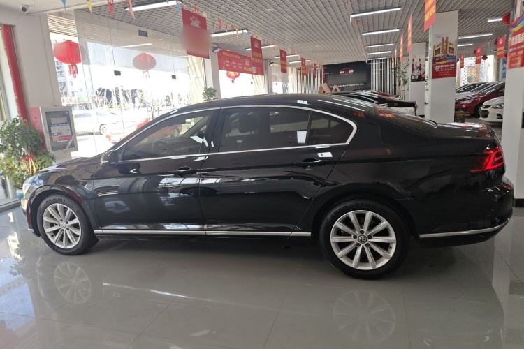 Used Volkswagen Magotan 2018 330TSI DSG Advanced Model
