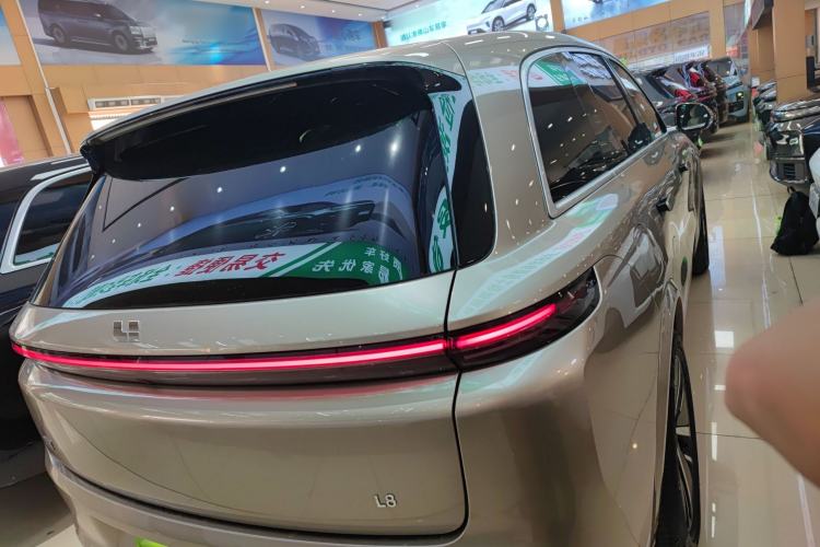 Used Li Auto L8 2024 Pro Model
