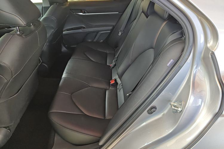 Used Toyota Camry 2021 2.0G Luxury Edition
