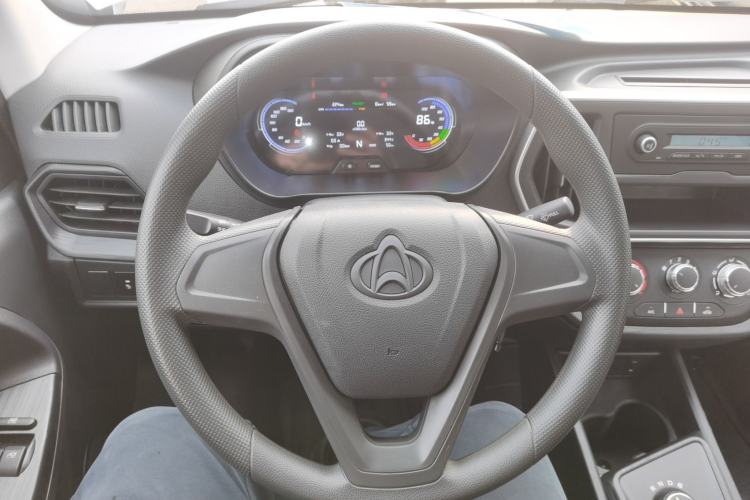 Used Chana Ruixing EM80 2025 Passenger Version Comfort Model 6 Seats 260 km Range Liftback Door 60 kW
