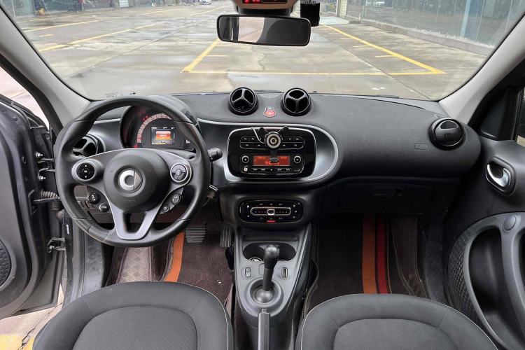 Used  forfour 2016 1.0L 52 kW Passion Edition