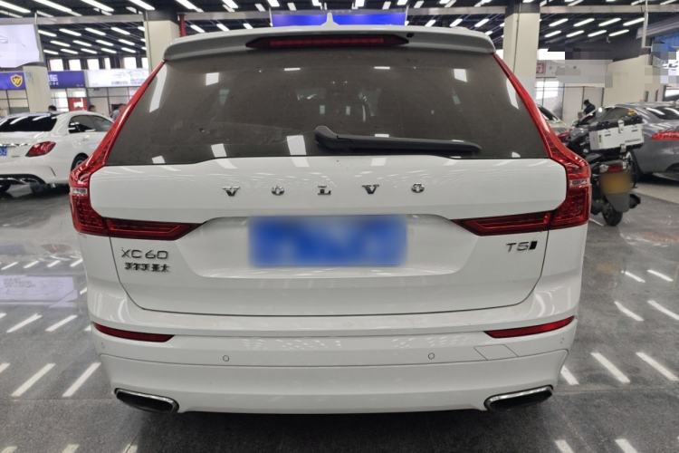 Used Volvo XC60 2019 T5 4x4 Zhiyuan Edition China VI Standard
