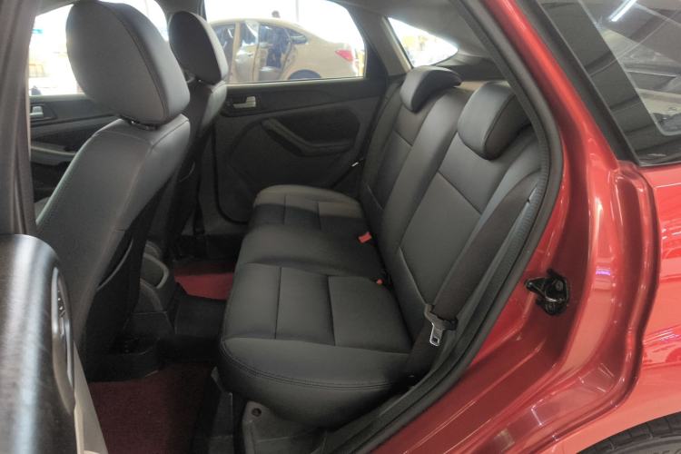 Used Ford Focus 2013 Hatchback Classic 1.8L Automatic Base Model
