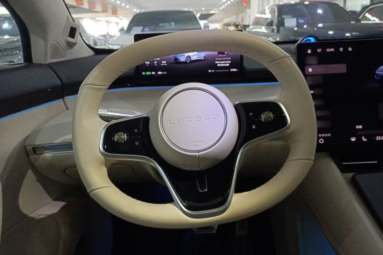 Used Hima Luxeed R7 2024 All-Electric 667 km Max
