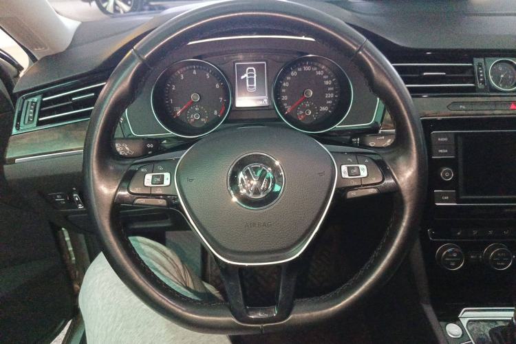 Used Volkswagen Magotan 2018 330TSI DSG Luxury Model
