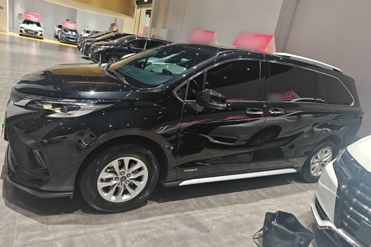 Used Toyota Granvia 2023 2.5L Hybrid Comfort Edition
