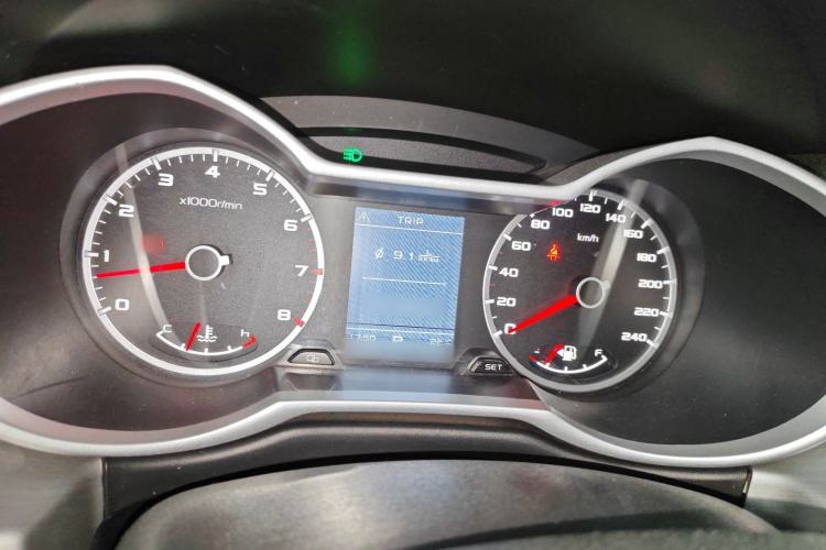 Used Geely Auto Emgrand X7 Sport 2016 1.8TD Automatic ZhiShang Model
