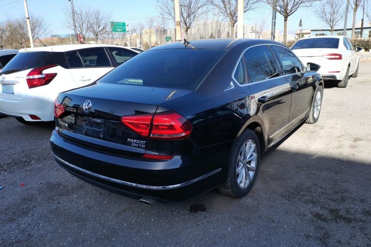 Used Volkswagen Passat 2017 330TSI DSG Luxury Edition
