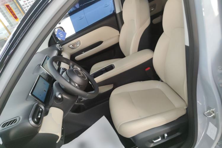 Used Wuling Bingo PLUS 2024 330 km Range Five-Seater Version
