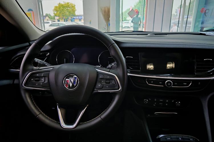 Used Buick Regal 2020 552T Luxury Version
