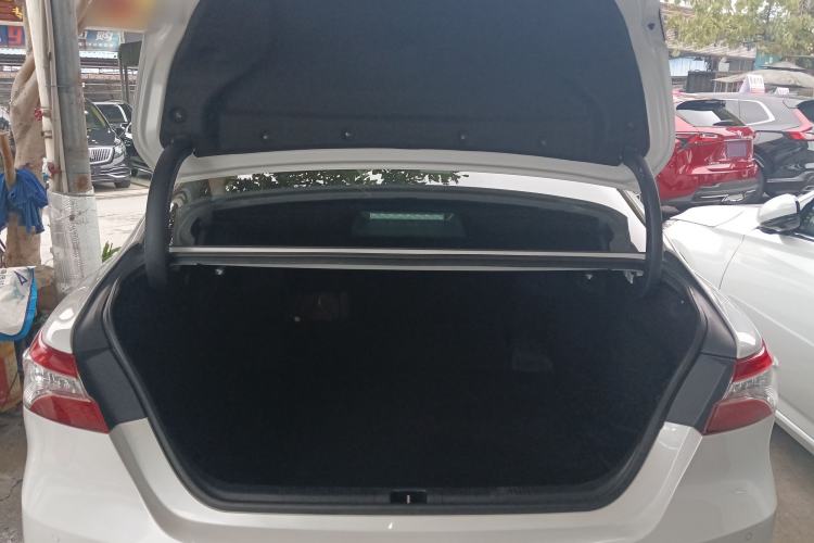 Used Toyota Camry 2023 2.0G Luxury Edition
