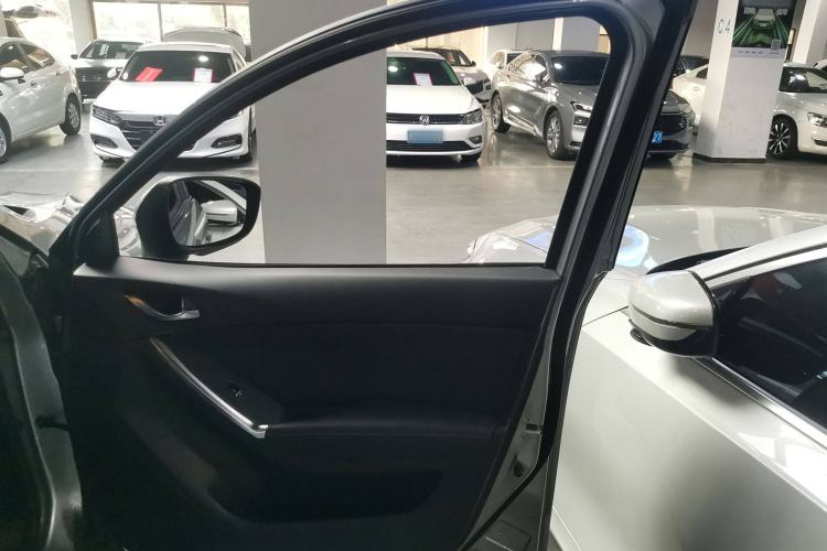 Used Mazda CX-5 2015 2.0L Automatic Two-Wheel Drive Urban Version
