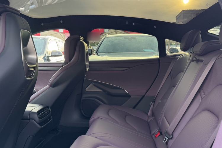 Used  SU7 2024 Four-Wheel Drive Ultra-Long Range Advanced Intelligent Driving Max Edition
