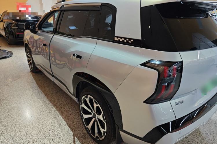 Used AION V 2024 Aion Tyrannosaurus 650 Smart Premium Edition