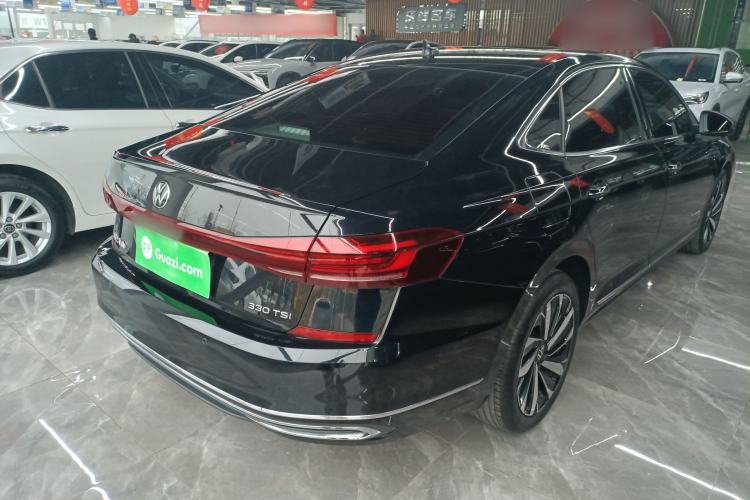 Used Volkswagen Passat 2023 Facelift 330TSI Luxury Edition
